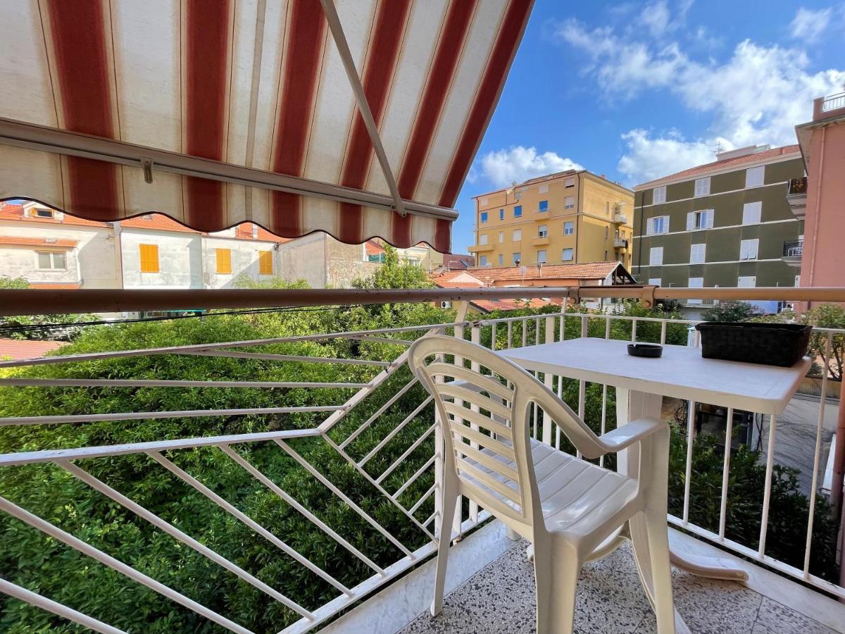 Airaldi8 - Trilocale Nel Budello Ampio E Soleggiato 50 M Dal Mare Alassio Exterior foto