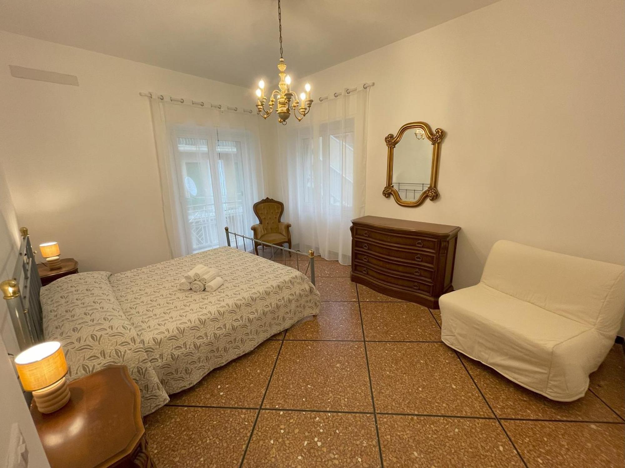 Airaldi8 - Trilocale Nel Budello Ampio E Soleggiato 50 M Dal Mare Alassio Exterior foto