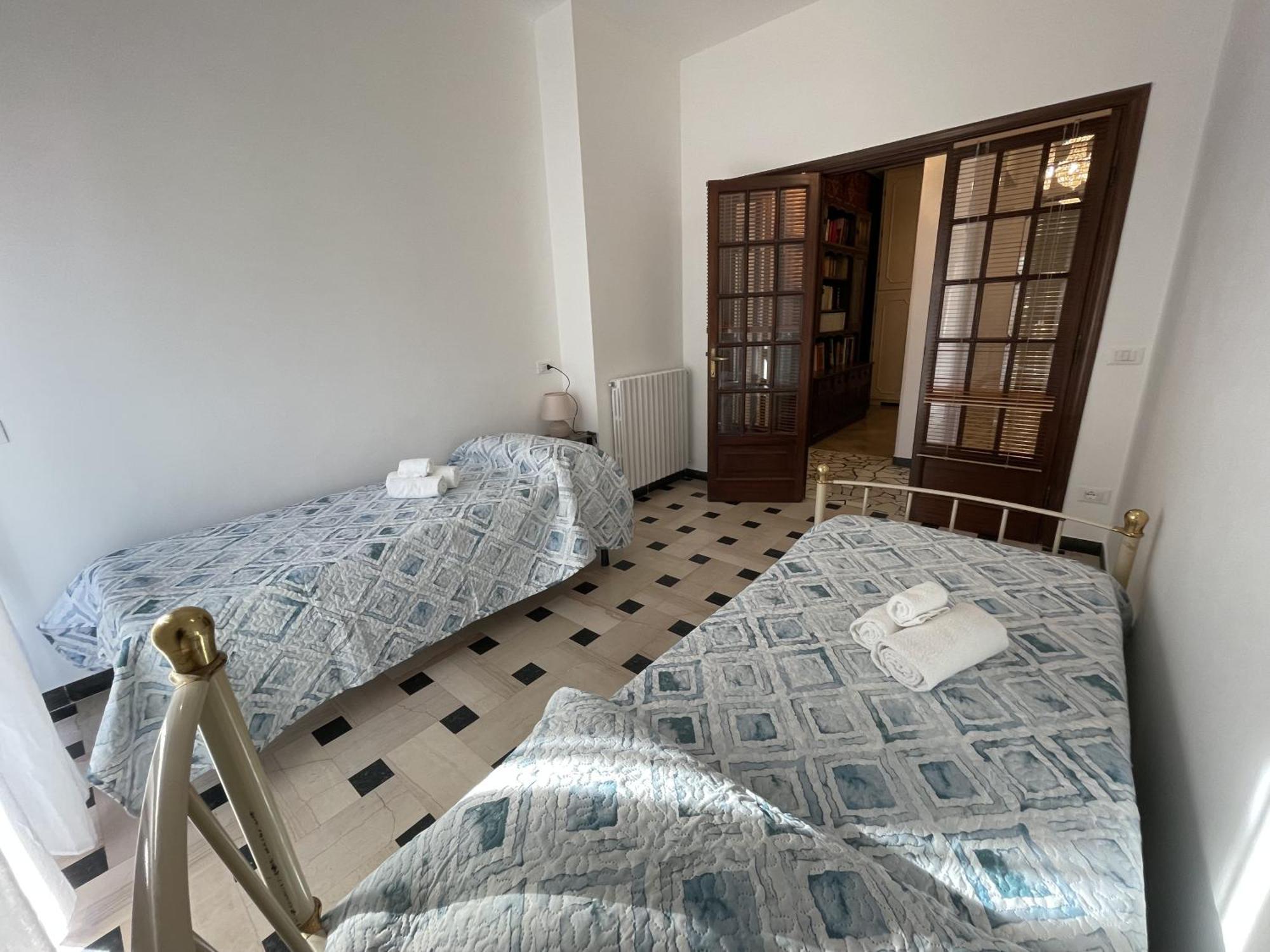 Airaldi8 - Trilocale Nel Budello Ampio E Soleggiato 50 M Dal Mare Alassio Zimmer foto